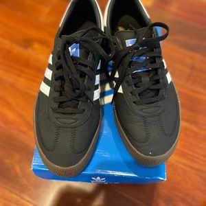 Worn once. Excellent condition.